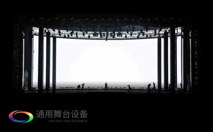 視覺屏幕為主、條狀LED屏幕、燈光設(shè)備及舞臺(tái)幕布詮釋當(dāng)下舞臺(tái)設(shè)計(jì)潮流