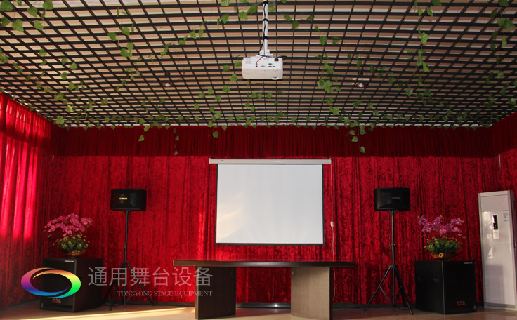提升舞臺(tái)演出效果！舞臺(tái)幕布顏色搭配常用色——紅、黃、墨綠三原色
