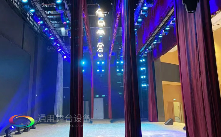 專業(yè)●專注●專心 供應(yīng)舞臺(tái)機(jī)械、舞臺(tái)阻燃幕布、舞臺(tái)燈光影響等相關(guān)產(chǎn)品，用心服務(wù)顧客！