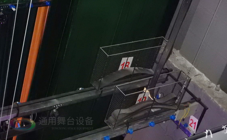 泰州舞臺設(shè)備廠家 支持定制 舞臺阻燃幕布 電動(dòng)升降吊桿機(jī)數(shù)字變頻控制臺工字形吊桿舞臺設(shè)備禮堂會議廳用