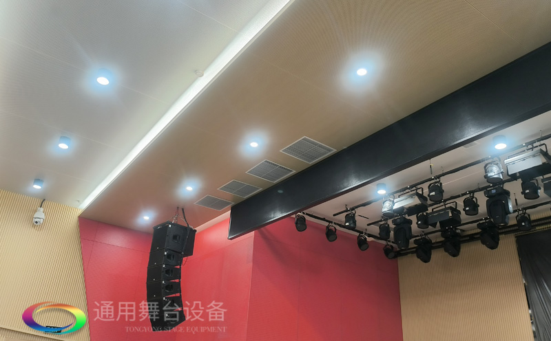 高顏值+實力派！通用舞臺幕布成功打造某中學(xué)智慧化多功能報告廳項目